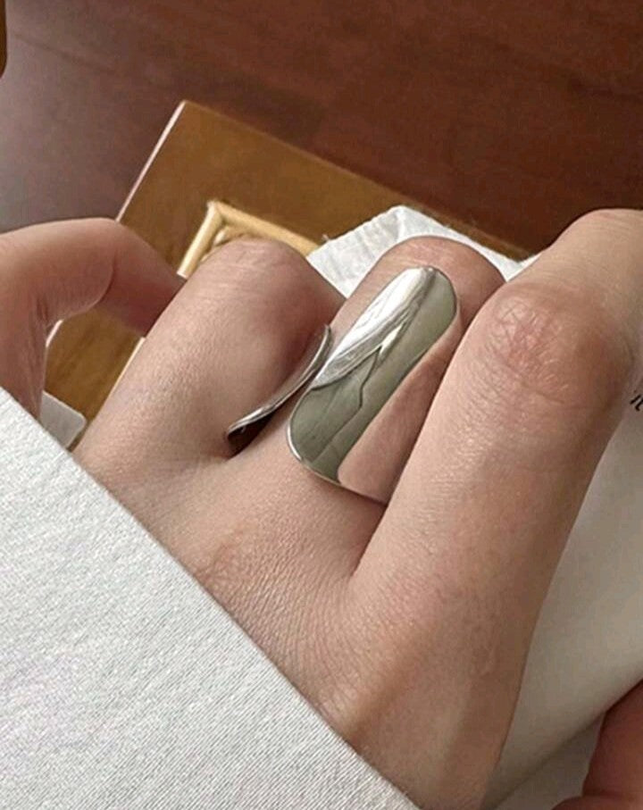 Anillo abierto minimalista