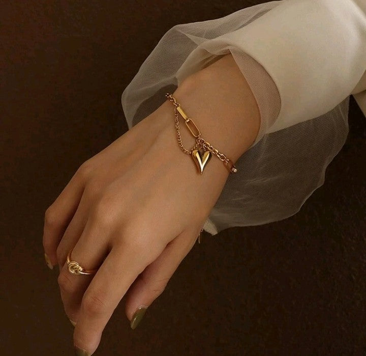Pulsera con colgante con forma de corazón