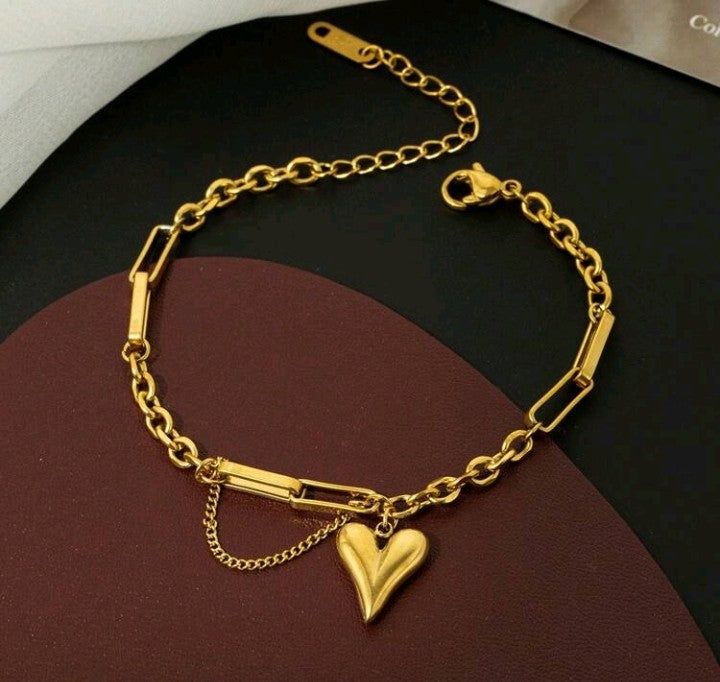 Pulsera con colgante con forma de corazón