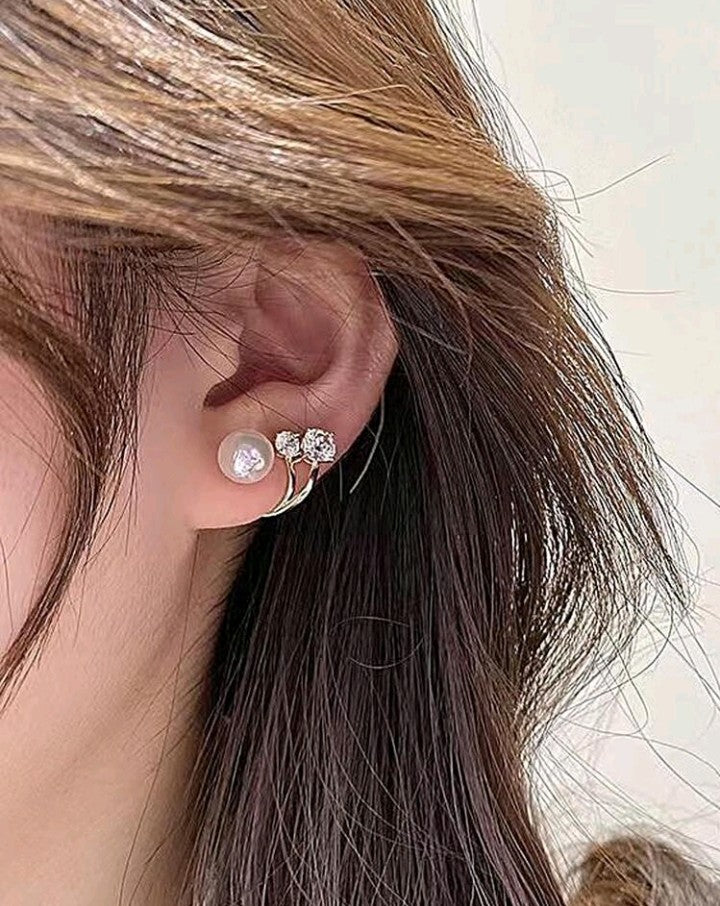 Pendientes Ear Cuff de perlas y diamantes